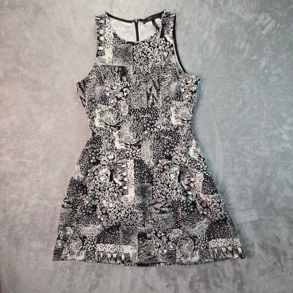 BCBGMAXAZRIA Dress Women Small Black White Abstract Print‎ Fit Flare Mini Modern